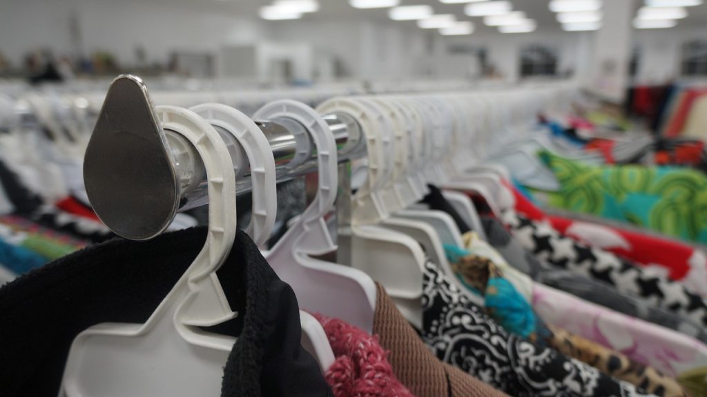Cara Jualan Pakaian Thrift (Thrifting) Online untuk Pemula