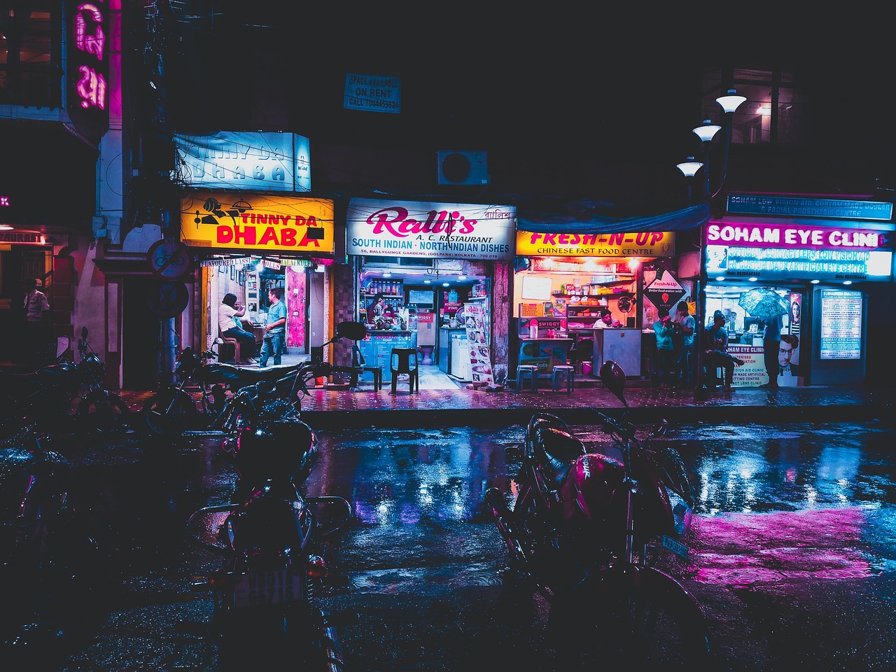 Ilustrasi motor lalu lintas kota untuk edukasi kredit motor